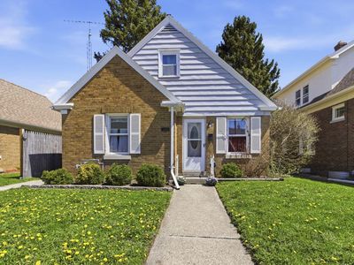 2045 Quincy AVENUE