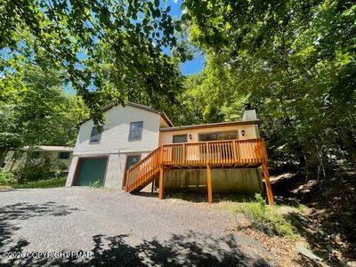 Property at 128 Saint Andrews Dr, Bushkill, PA
