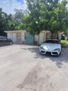 1839 & 1841 Hacienda Way