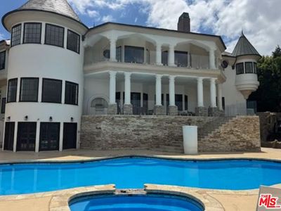 13320 Mulholland Dr
