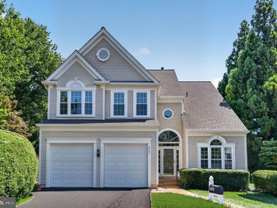2565 Holly Manor Dr