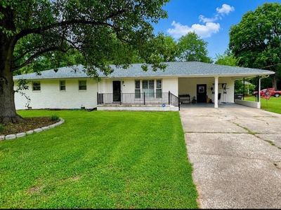 4 Crestwood Rd