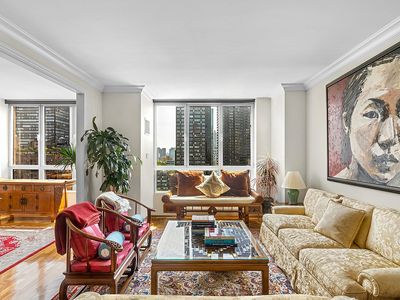 351 E 51st St APT 12D