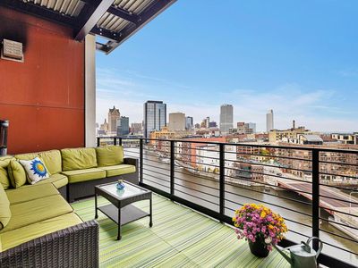 106 West Seeboth STREET UNIT 1004