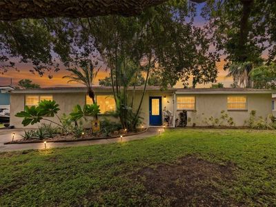 1807 CARLTON DRIVE