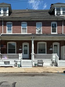7 Davis St
