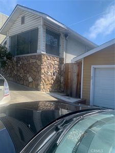1567 La Salle Ave