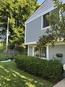 889 Oxford Pl #889