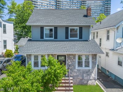 42 Wayne Ave