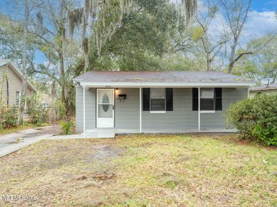 2221 COMMONWEALTH Avenue