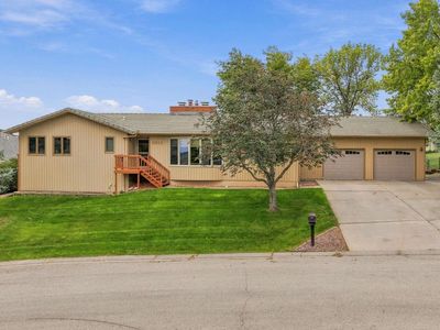3915 Parkridge Dr