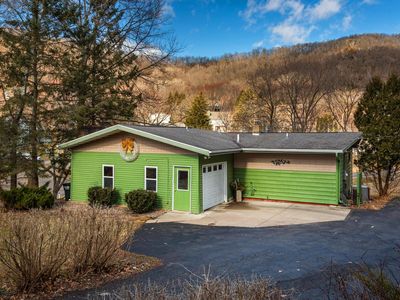 N1963 Wedgewood DRIVE EAST East