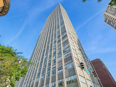 655 W Irving Park Rd APT 402