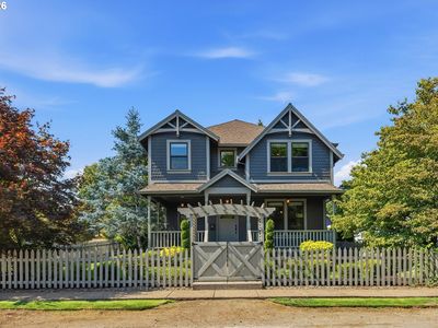 1716 4th Ave