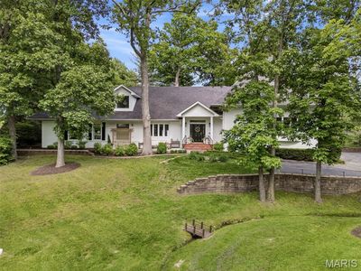 2480 Town And Country Ln