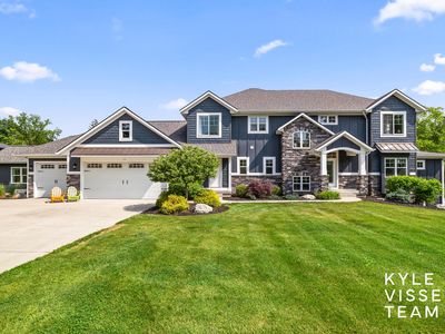 69 Lakeside Dr SE