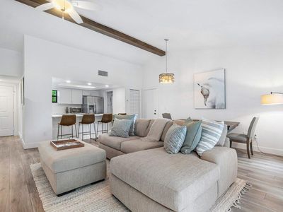 11863 Wimbledon Circle #504