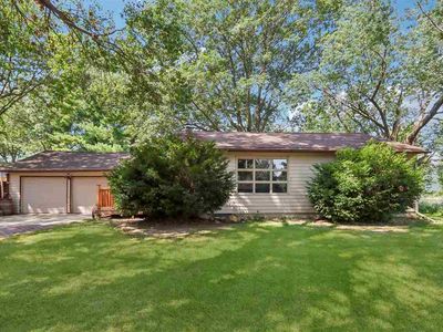 Property at 106 Wyman Dr, Williamsburg, IA