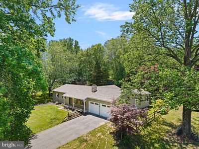 19 Pine Ln