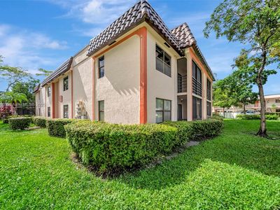 871 NE 207th Ter #4202