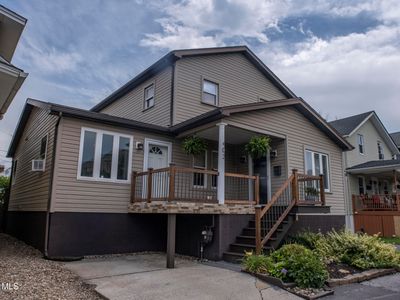 403 Hemlock St