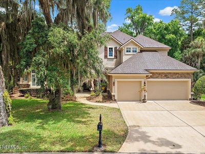 512 HONEY LOCUST Lane