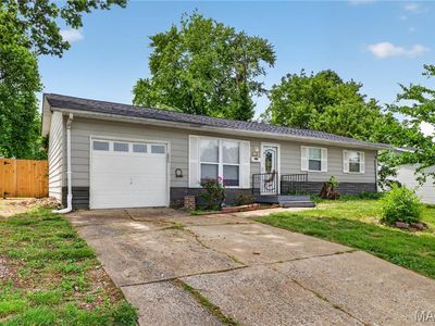 Property at 807 Estate Dr, O'Fallon, IL