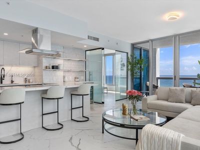 6899 Collins Ave Unit 1008