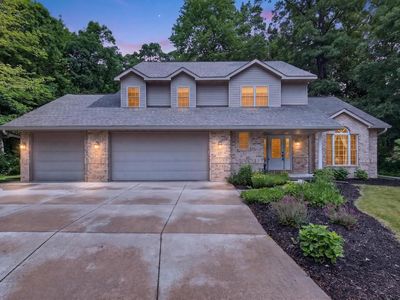 912 CHEROKEE COURT
