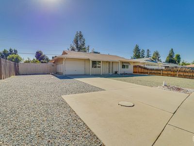 709 La Puente Dr