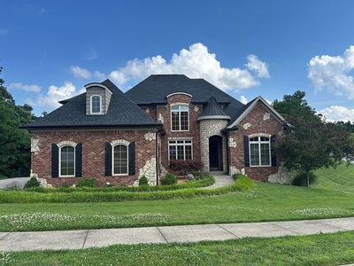 3642 Woodland Lakes Dr