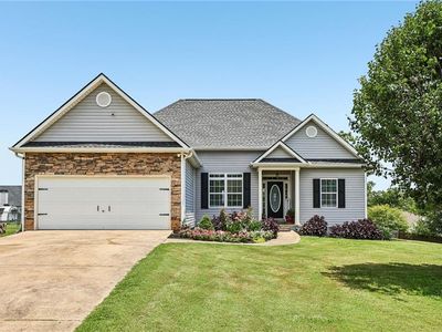 221 Polar Ln