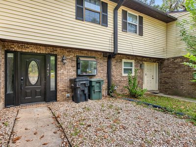 1463 Fisher Ln