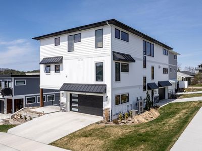 49 Howard Ave #1