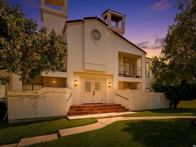 2255 THOUSAND OAKS DR #103