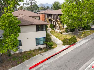 2629 Lake Ave