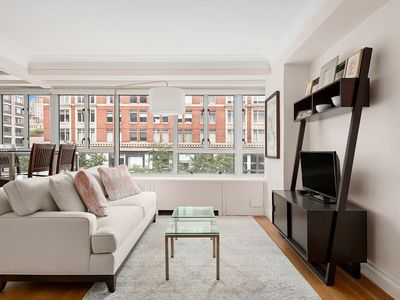 200 E 66th St APT A404