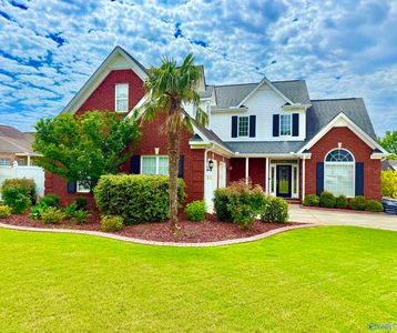 1103 Blackbriar Cir NE