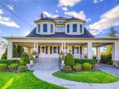 99 Neptune Ave