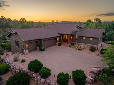 2208 E Filaree Cir