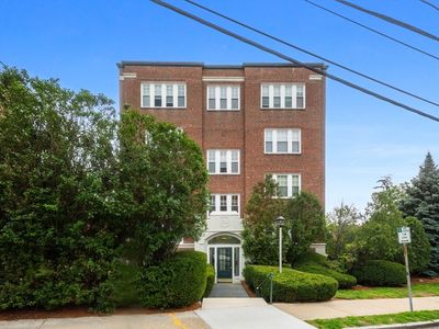 21 Bradlee Rd APT 32