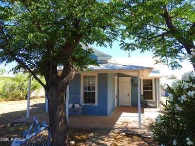 910 E FREMONT Street E