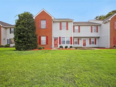 3327 Clover Meadows Dr