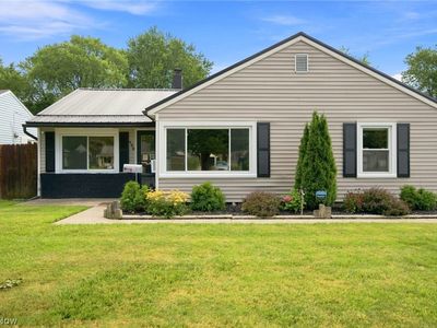 145 Hawthorne Dr