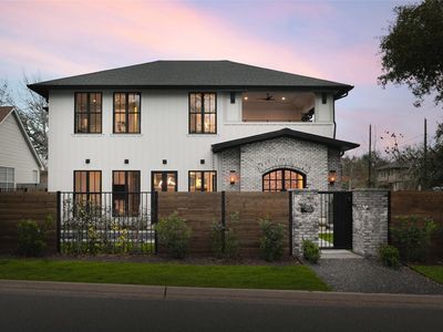 901 Wayside Dr #A & B