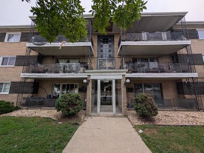 9421 S Roberts Rd APT 2SE
