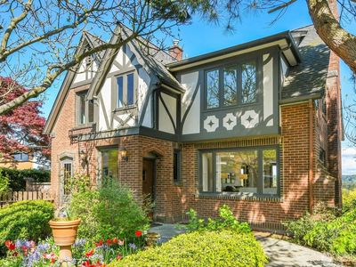 5952 Wilson Avenue S