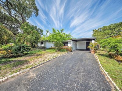 721 SW 38th Avenue