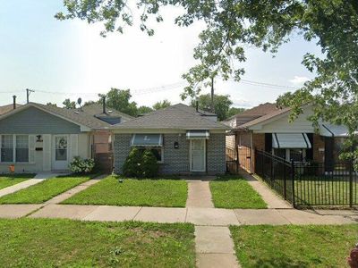 7330 S Seeley Ave
