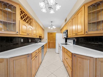 800 Jeffery Street #103